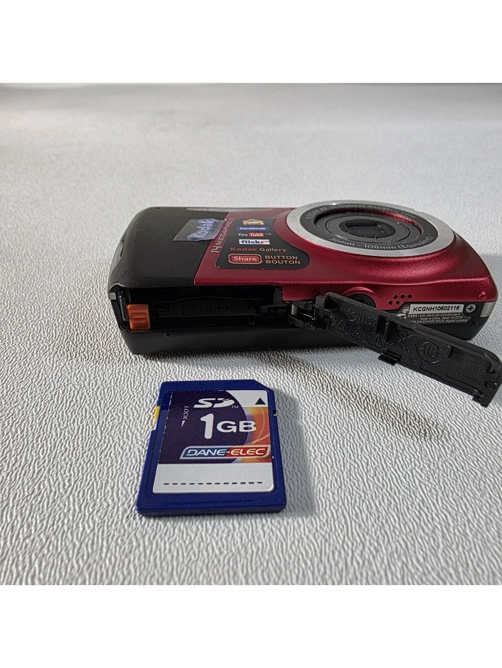 Kodak EasyShare M531 Red 14MP CCD Digital Camera 3x Zoom Vintage Digicam Tested